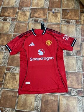 adidas Manchester United 2025/26 Player jersey size M
